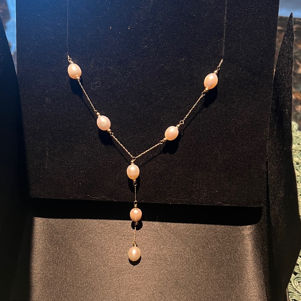 NWT boxed, Elegant Pearl Necklace 16” with 3” hanging pearls.